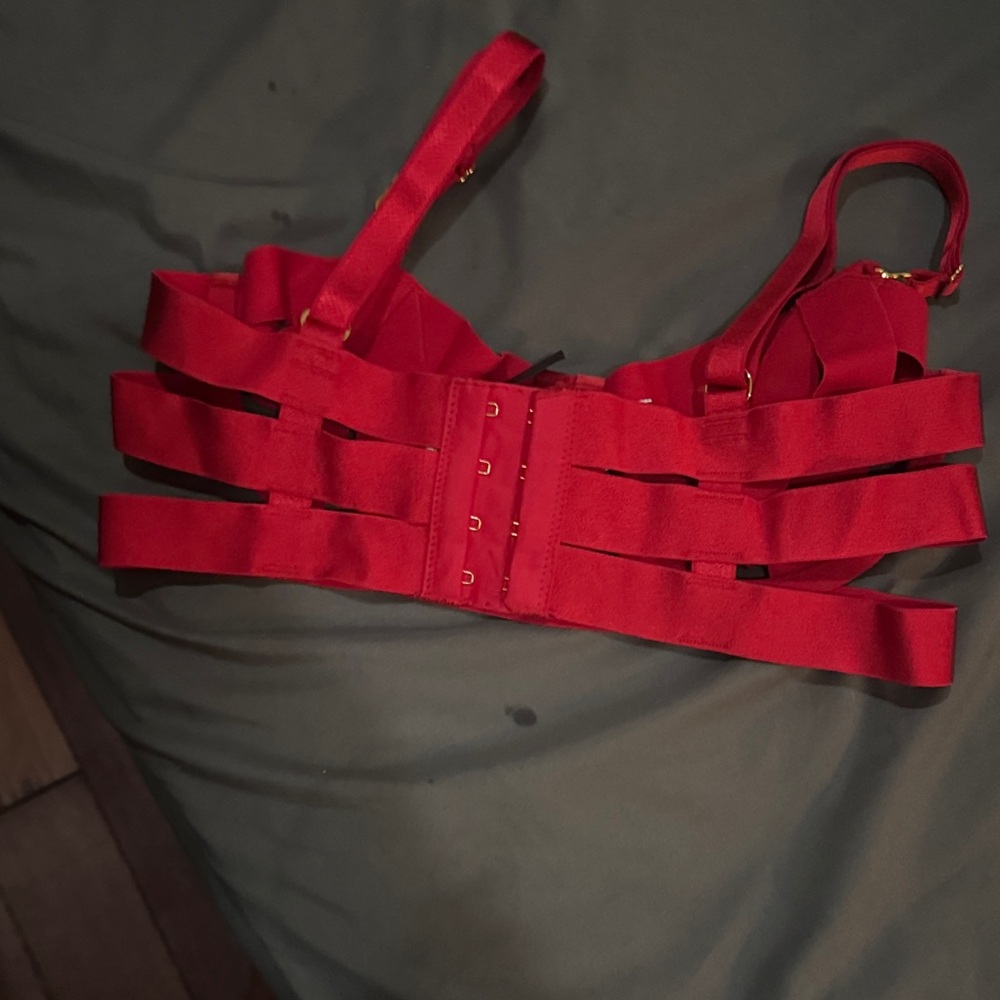 Victoria's Secret Fiery Red Strappy Bra - Picture 2 of 3